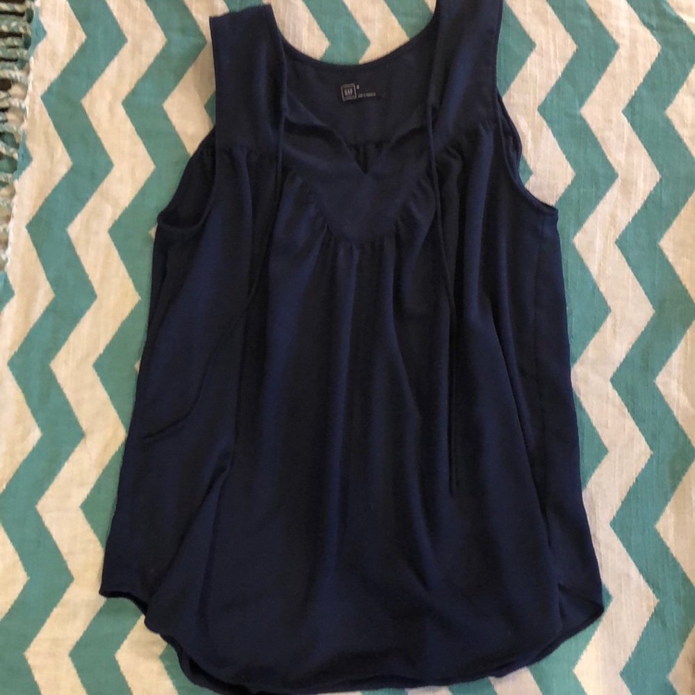 Gap sleeveless top- size 6